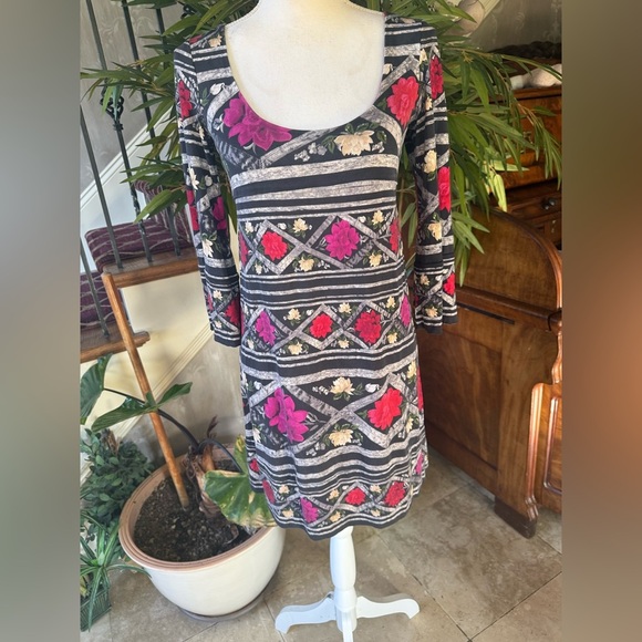 Diane Von Fürstenberg ladies 100% silk pullover, crewneck dress size 4 - Picture 5 of 11